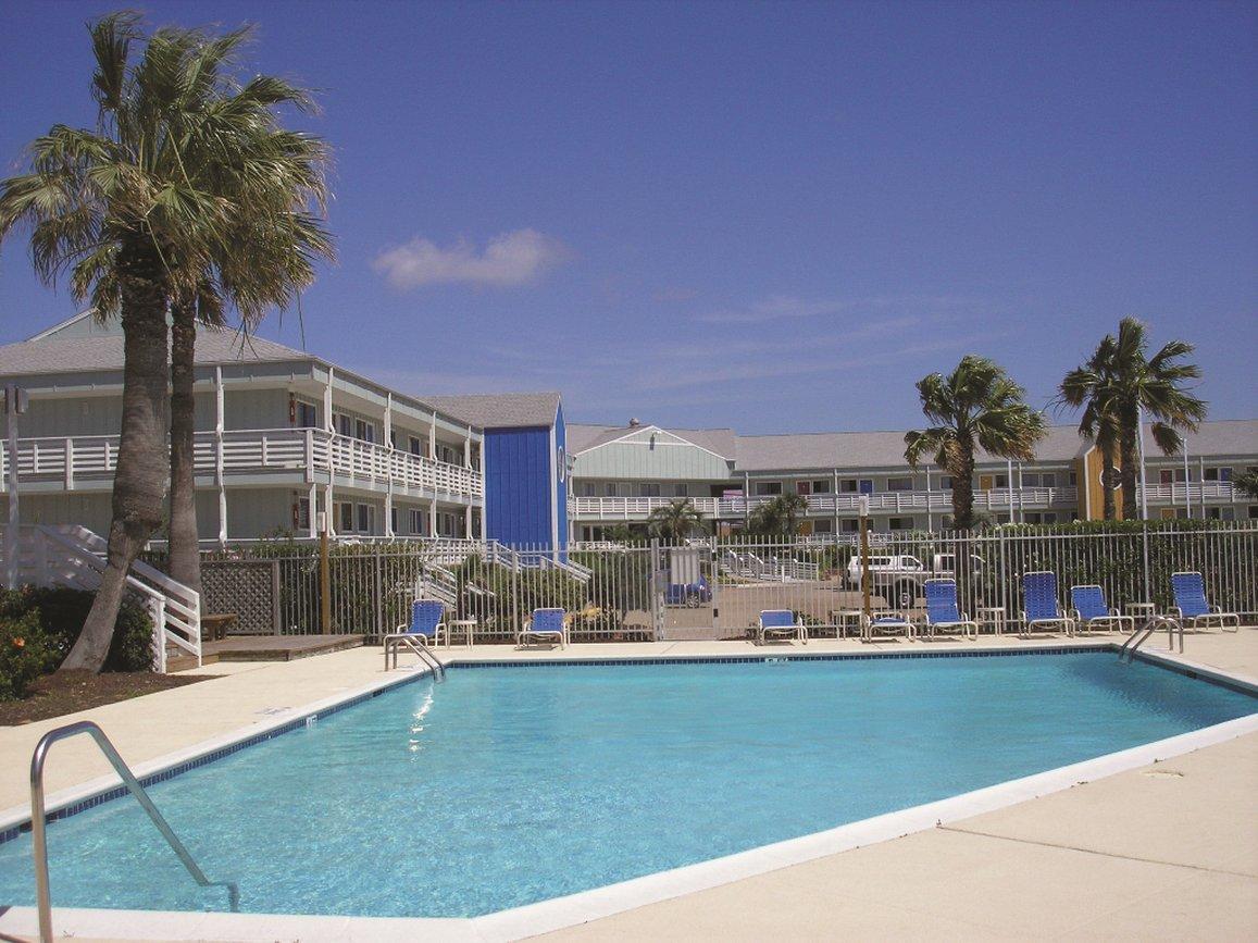 At The Waterpark Hotel 3*